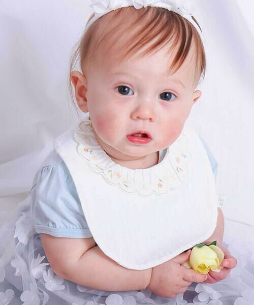 SLAP SLIP BABY / スラップ スリップ ベビー スタイ・ビブ | レモン花ちょうちょう刺しゅうスカラップフリル襟付きスタイベビー | 詳細1