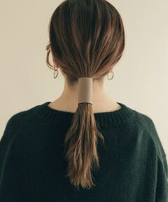 フェイクレザーカバーヘアカフ