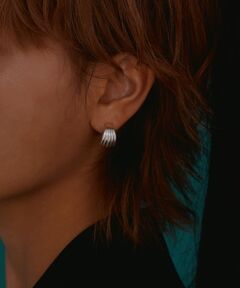 so’　line wide earring