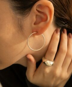 so’　midium hoop earring