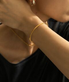 so’　narrow line bangle