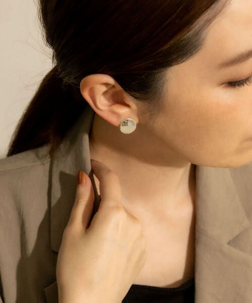 Are Your Earring Backs Causing Pain and Redness? - Blomdahl USA