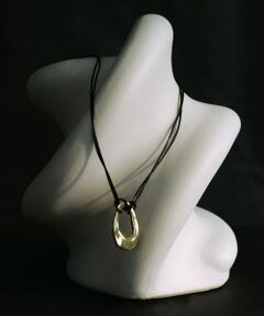 so’　oval plate cord necklace