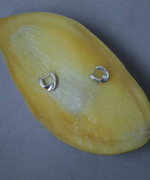 SMELLY/スメリー so' twist pierce SLV - SMELLY/スメリー so' twist pierce SLV -