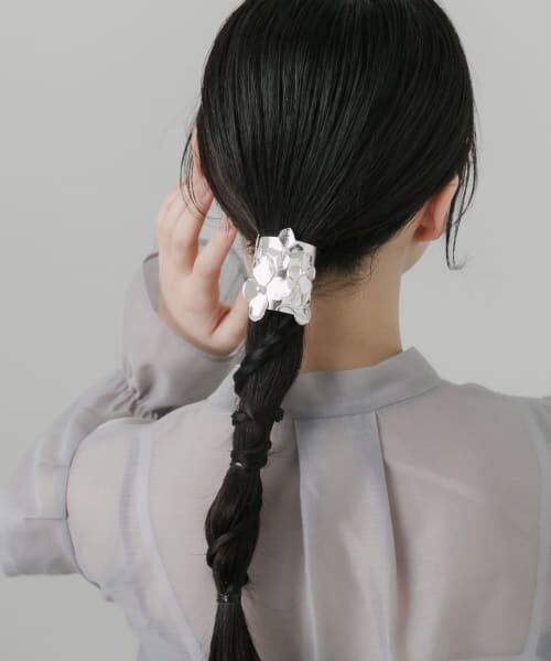 SMELLY/スメリー メタルフラワーヘアカフ SLV - SMELLY/スメリー メタルフラワーヘアカフ SLV -