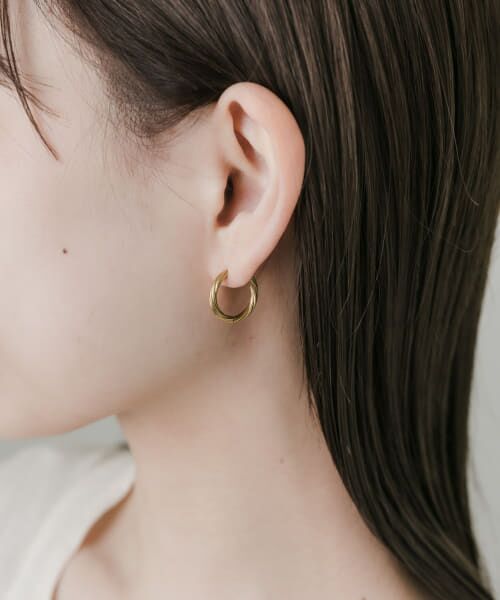 SMELLY/スメリー ステンレスツイストフープピアス GLD - SMELLY/スメリー ステンレスツイストフープピアス GLD -