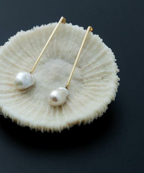 SMELLY / スメリー ピアス・イヤリング | SMELLY so’　baroque pearl bar pierce | 詳細4