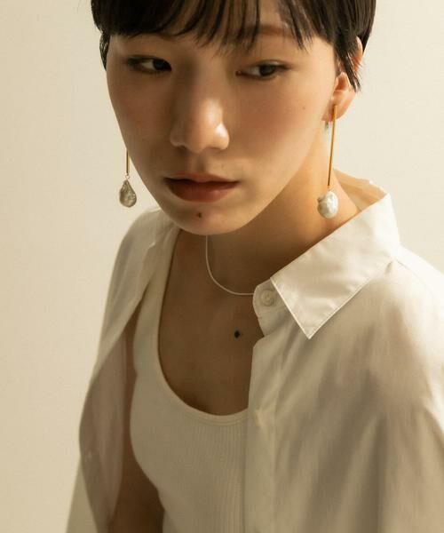SMELLY / スメリー ピアス・イヤリング | SMELLY so’　baroque pearl bar earring | 詳細1