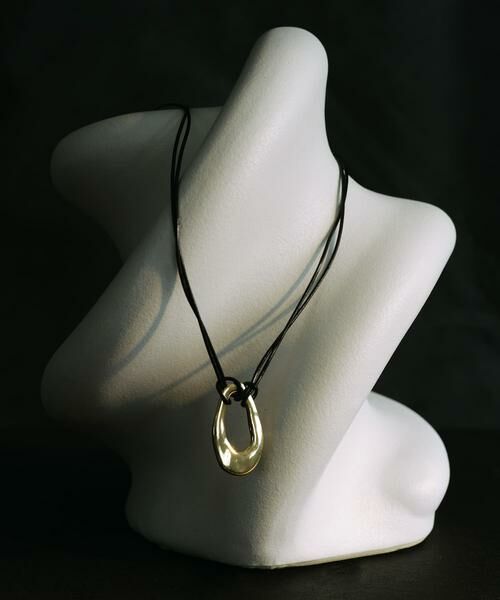 SMELLY/スメリー SMELLY so' oval plate cord necklace ゴールド - SMELLY/スメリー SMELLY so' oval plate cord necklace ゴールド -