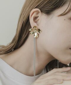 SMELLY / スメリー ピアス・イヤリング | メタルフラワーロングチェーンピアス