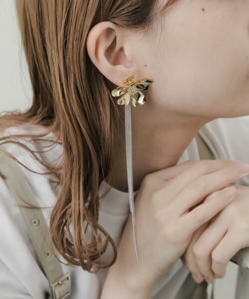 SMELLY / スメリー ピアス・イヤリング | メタルフラワーロングチェーンピアス | 詳細4