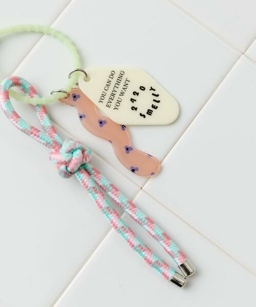 SMELLY / スメリー キーホルダー・ストラップ | カラフルチャームシリコンキーチェーン | 詳細1