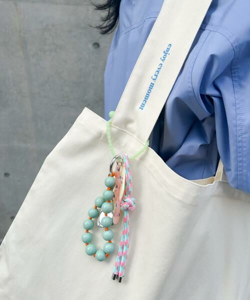 SMELLY / スメリー キーホルダー・ストラップ | カラフルチャームシリコンキーチェーン | 詳細3