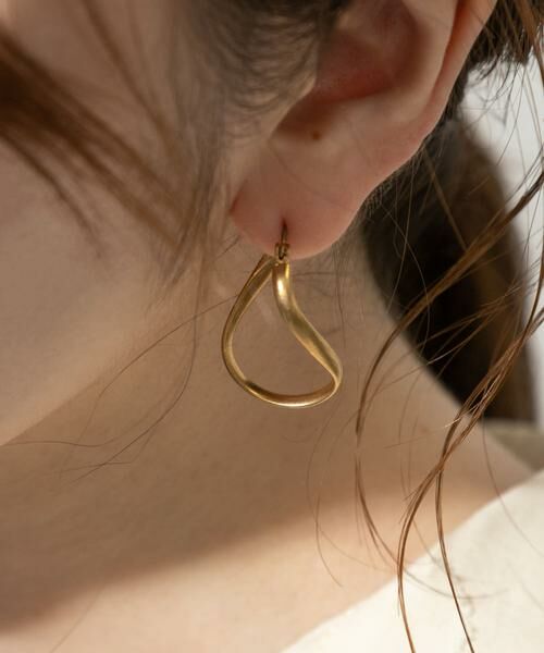 SMELLY / スメリー ピアス・イヤリング | ネジリフープピアス | 詳細10