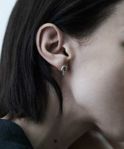 SMELLY / スメリー ピアス・イヤリング | SMELLY so’　asymmetric solid pierce | 詳細1