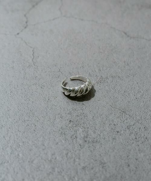 SMELLY / スメリー リング | ツイストボリュームリング | 詳細1