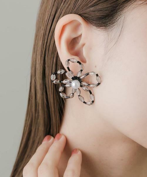 SMELLY / スメリー ピアス・イヤリング | フラワービーズピアス | 詳細2