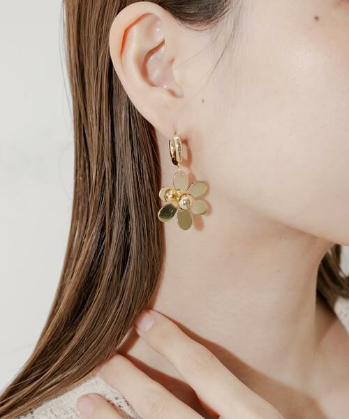 SMELLY / スメリー ピアス・イヤリング | メタルフラワースウィングピアス | 詳細4
