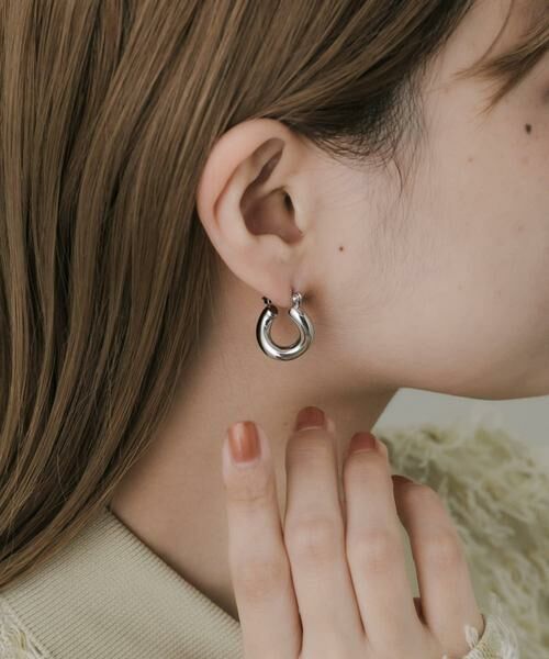 SMELLY / スメリー ピアス・イヤリング | ステンレスニュアンスプックリフープピアス | 詳細2