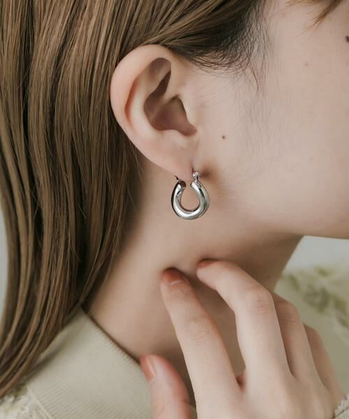 SMELLY / スメリー ピアス・イヤリング | ステンレスニュアンスプックリフープピアス | 詳細3
