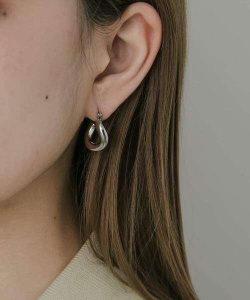 SMELLY / スメリー ピアス・イヤリング | ステンレスニュアンスプックリフープピアス | 詳細5