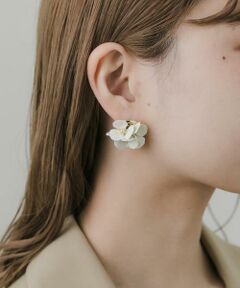 SMELLY / スメリー ピアス・イヤリング | マットプレートフラワーピアス