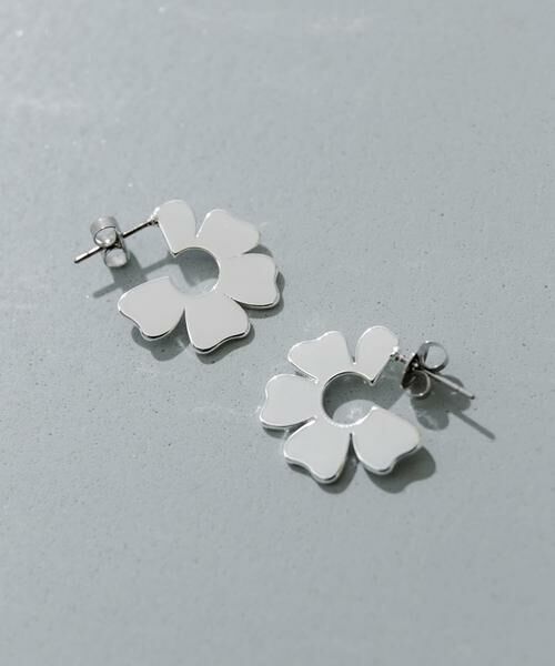 SMELLY / スメリー ピアス・イヤリング | フラワープレートフープピアス | 詳細1