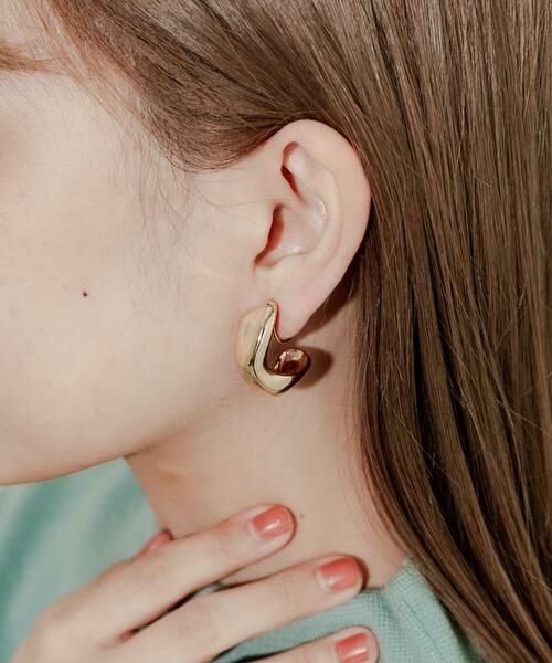 SMELLY / スメリー ピアス・イヤリング | ニュアンスワイドフープイヤリング | 詳細1