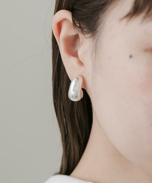 SMELLY / スメリー ピアス・イヤリング | ニュアンスカーブプックリイヤリング | 詳細3