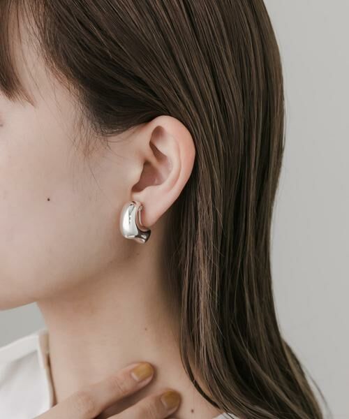 SMELLY / スメリー ピアス・イヤリング | ニュアンスカーブプックリイヤリング | 詳細5