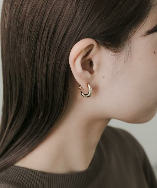 SMELLY / スメリー ピアス・イヤリング | メタルシンプルカーブイヤリング | 詳細1