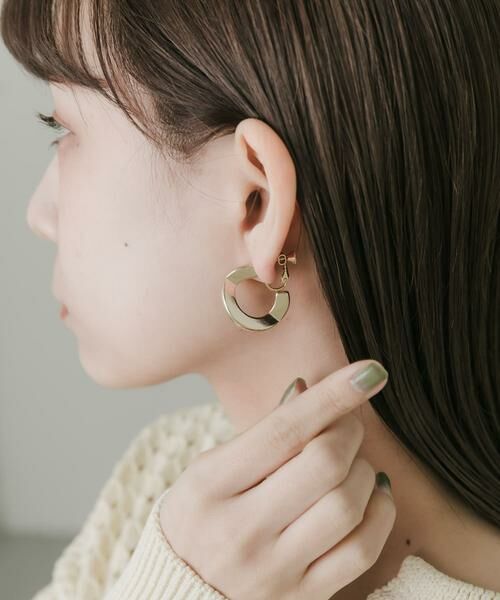 SMELLY / スメリー ピアス・イヤリング | プレートデザインフープイヤリング | 詳細2