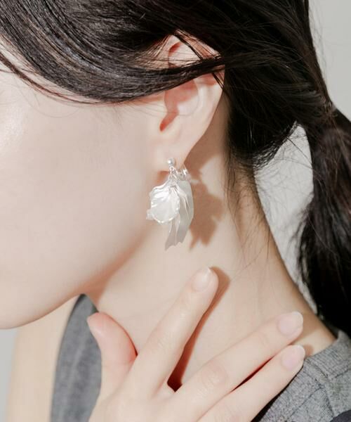 SMELLY / スメリー ピアス・イヤリング | メタルペタルモチーフイヤリング | 詳細1