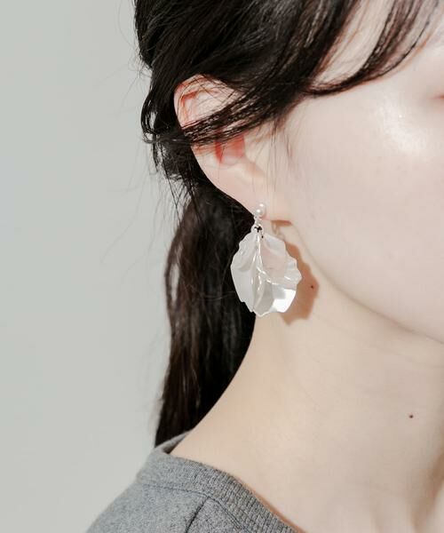 SMELLY / スメリー ピアス・イヤリング | メタルペタルモチーフイヤリング | 詳細3