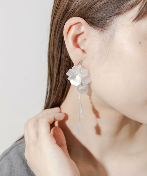 SMELLY / スメリー ピアス・イヤリング | フラワーペタルモチーフイヤリング | 詳細1