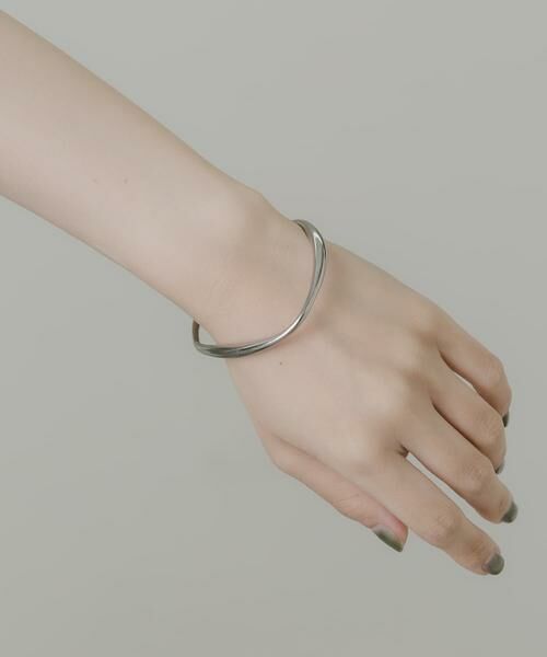 SMELLY / スメリー ブレスレット・バングル | ステンレスカーブバングル | 詳細1