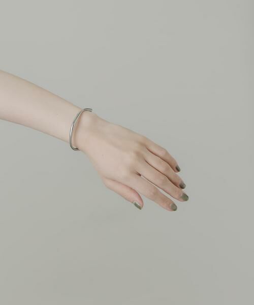 SMELLY / スメリー ブレスレット・バングル | ステンレスカーブバングル | 詳細3