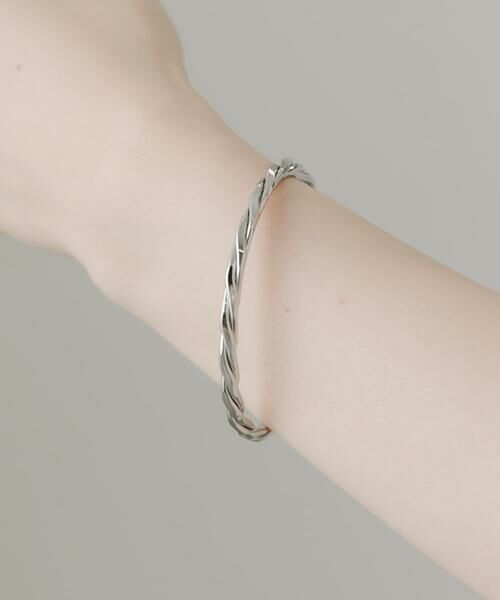 SMELLY / スメリー ブレスレット・バングル | ツイストバングル | 詳細1