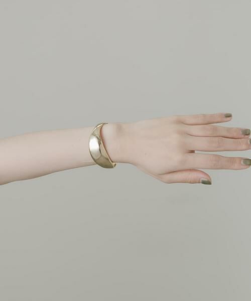 SMELLY / スメリー ブレスレット・バングル | カーブニュアンスバングル | 詳細1