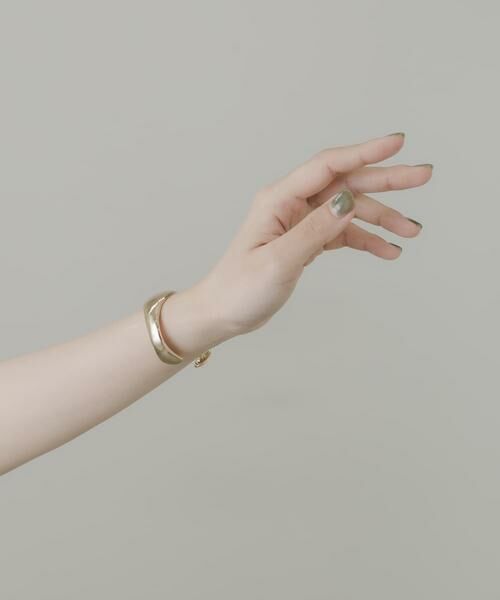 SMELLY / スメリー ブレスレット・バングル | カーブニュアンスバングル | 詳細2