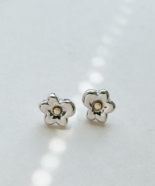 SMELLY / スメリー ピアス・イヤリング | ニュアンスメタルフラワーピアス | 詳細1