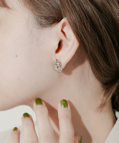 SMELLY / スメリー ピアス・イヤリング | ニュアンスメタルフラワーピアス | 詳細4