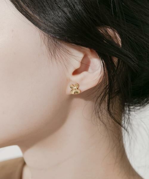 SMELLY / スメリー ピアス・イヤリング | ステンレスフラワーモチーフピアス | 詳細2