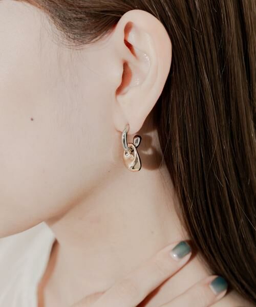 SMELLY / スメリー ピアス・イヤリング | ニュアンスカーブコンビメタルピアス | 詳細1