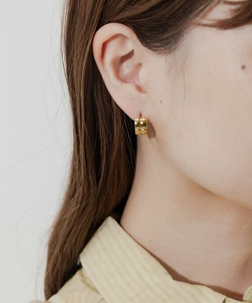 SMELLY / スメリー ピアス・イヤリング | ステンレスセンターラインフープピアス | 詳細2