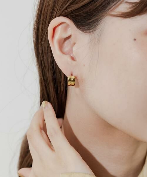 SMELLY / スメリー ピアス・イヤリング | ステンレスセンターラインフープピアス | 詳細3