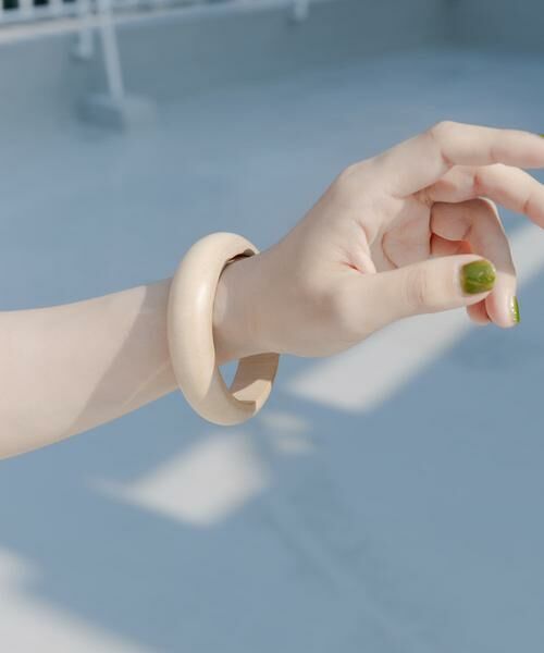 SMELLY / スメリー ブレスレット・バングル | ウッドラウンドバングル（ライトベージュ）