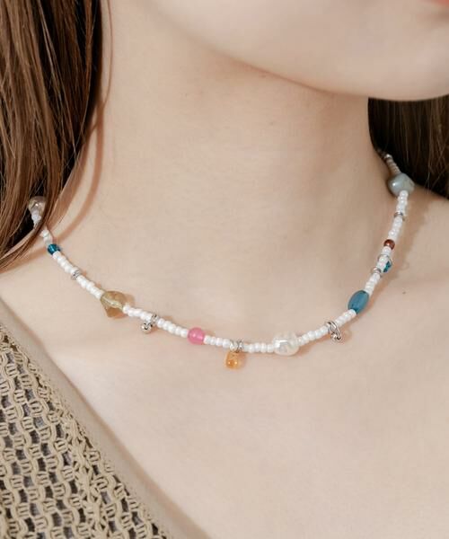 SMELLY / スメリー ネックレス・ペンダント・チョーカー | カラーパーツビーズネックレス（ホワイト系その他）