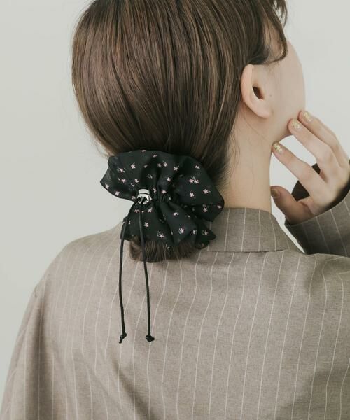 SMELLY / スメリー ヘアゴム・シュシュ | フラワープリントドローコードシュシュ | 詳細9