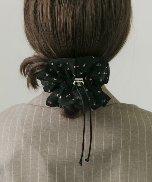 SMELLY / スメリー ヘアゴム・シュシュ | フラワープリントドローコードシュシュ | 詳細10